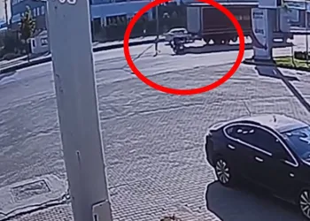 Bursa’da feci motosiklet kazası kamerada