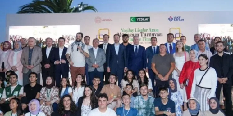 Yeşilay Liseler Arası Münazara Turnuvası’nda Bursa’ya büyük başarı