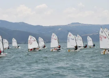 İznik’te Yelken Yarışları başladı