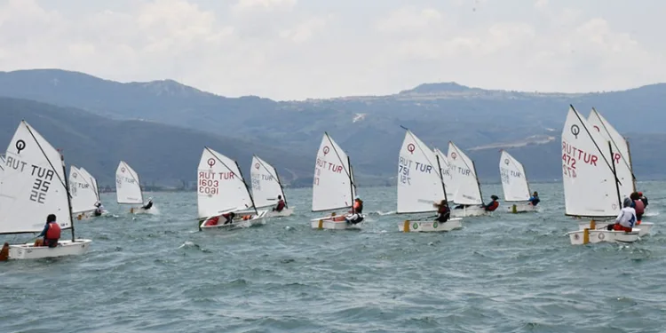 İznik’te Yelken Yarışları başladı