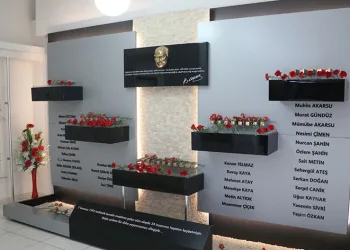 Madımak olayında hayatını kaybedenler anıldı