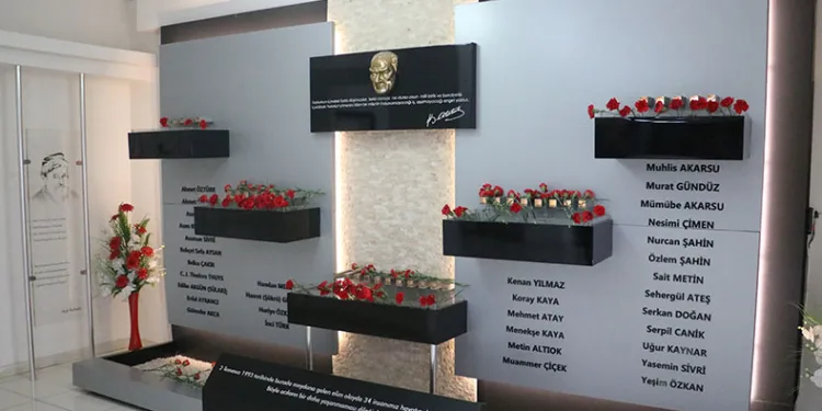 Madımak olayında hayatını kaybedenler anıldı