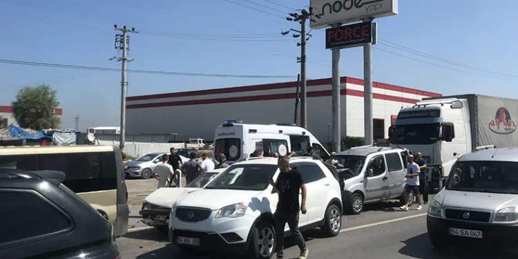 D-100’de zincirleme kaza