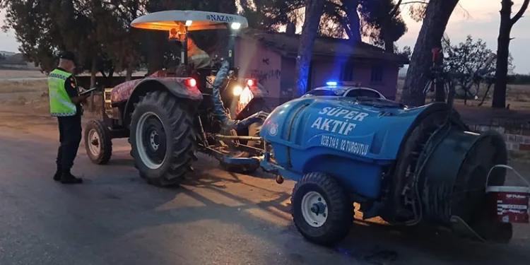 Jandarmanın trafik uygulamasında aranan 13 şahıs yakalandı