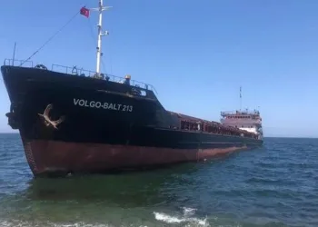 Mudanya’da karaya oturan gemi kurtarıldı
