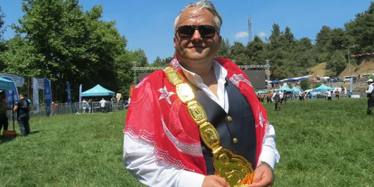 Çalı Ağası’ndan şampiyon güreşçilere yemek