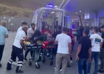 Kayanın düştüğü araçta hayata tutunamadı