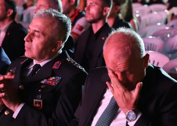 Emniyet Müdürü göz yaşlarına hakim olamadı