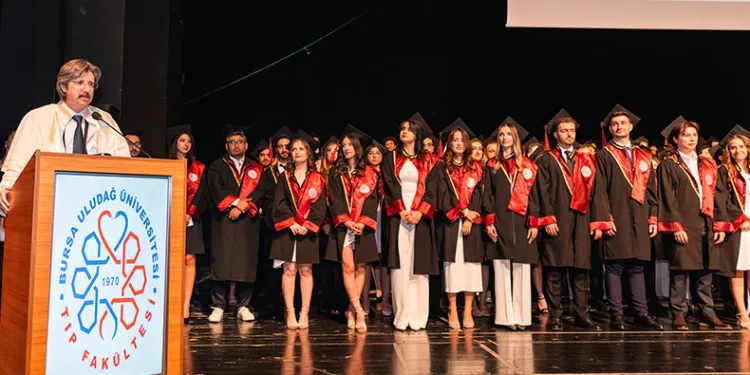Tıp fakültesi birincisi Mustafkemalpaşa’dan