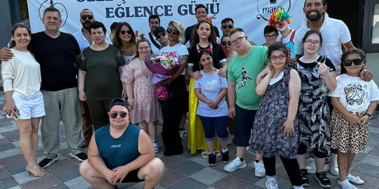 Özel çocuklar kendileri için düzenlenen etkinlikte doyasıya eğlendi