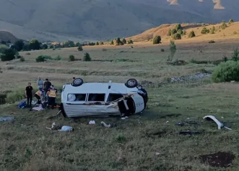 Erzincan’da trafik kazası: 1 ölü, 6 yaralı