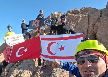 Kıbrıs Şehitleri Erciyes’in zirvesinde anıldı
