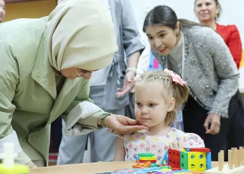 Emine Erdoğan, Astana’da yetimhane ziyaretinde bulundu
