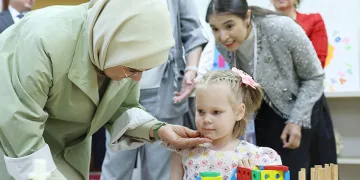 Emine Erdoğan, Astana’da yetimhane ziyaretinde bulundu