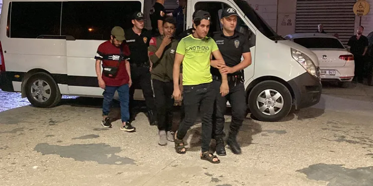Bursa’da 12 kaçak göçmen yakalandı
