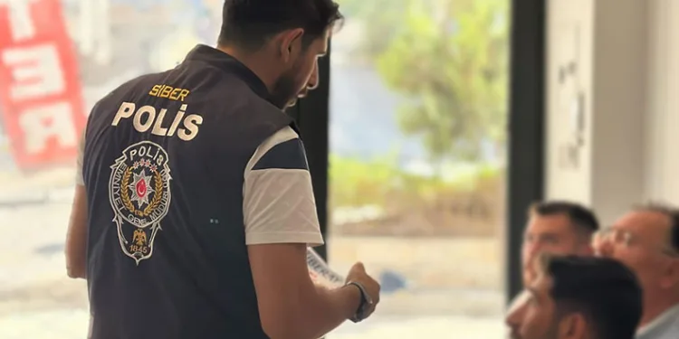Telefon dolandırıcılığına karşı uyarı