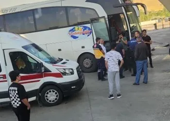 Otobüste kalp krizi geçiren yolcu hayatını kaybetti