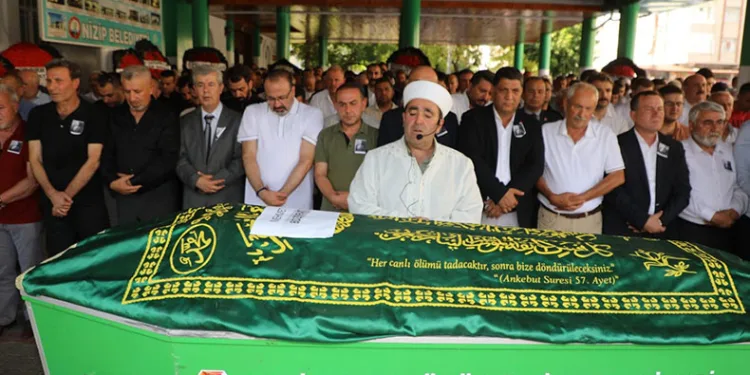 CHP Nizip İlçe Başkanı Bozfırat, son yolculuğuna uğurlandı