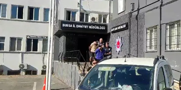 Kadınlara zorla fuhuş yaptıran 3 şahıs tutuklandı