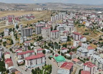 Muhtardan fırsatçı ev sahiplerine tepki