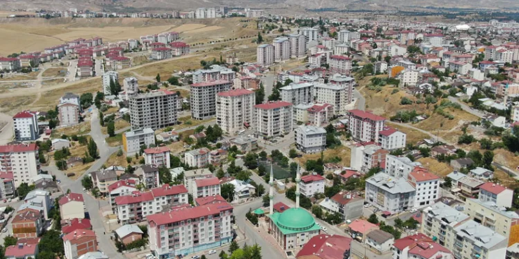 Muhtardan fırsatçı ev sahiplerine tepki