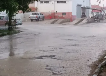 Şuhut’ta sağanak yağış etkili oldu