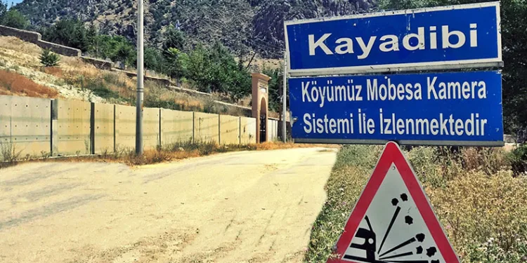 Su israfı yapan köylülere muhtardan duyulmamış anons