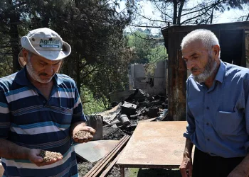 “80 yıllık evim başımıza yıkıldı”