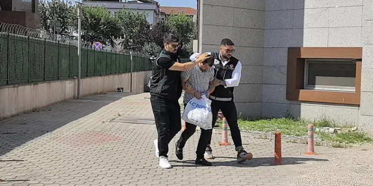 İnegöl’de 50 suçtan kaydı olan uyuşturucu taciri yakalandı