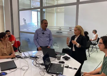 Hem araştırıyor hem de üretiyorlar
