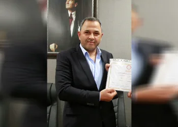 Kamyoncularla kavgaya karışan muhtar tutuklandı