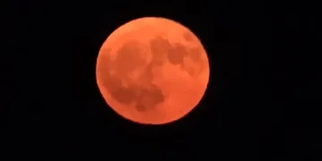 Bandırma’da kartpostallık ay manzarası
