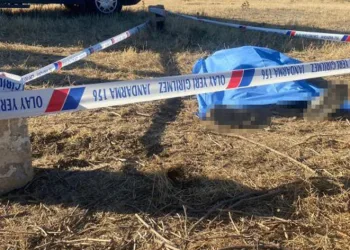 Alaşehir’de boş arazide erkek cesedi bulundu