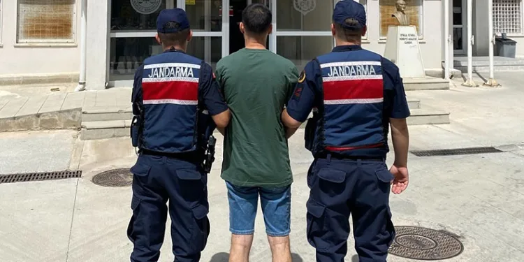 Cinsel istismar suçundan aranan şüpheli jandarmadan kaçamadı