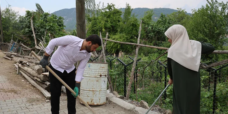 Adana’da atandığı köyü güzelleştirdi