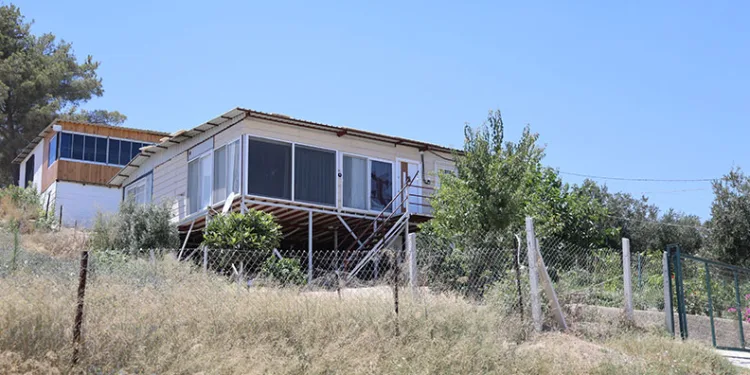 Uğruna cinayet işlenen ev kundaklandı