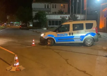 Otomobilin çarptığı kadın ağır yaralandı