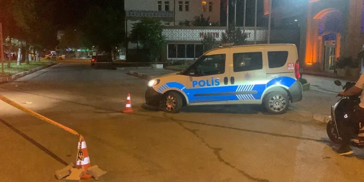 Otomobilin çarptığı kadın ağır yaralandı