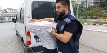 Uyuşturucu ticaretinden tutuklandı