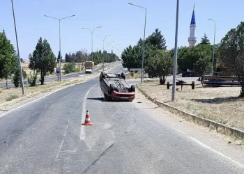 Uşak’ta trafik kazası: 3 yaralı