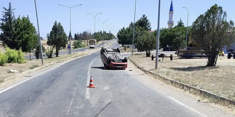Uşak’ta trafik kazası: 3 yaralı