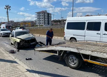 Samsun’da otomobil ile pikap çarpıştı