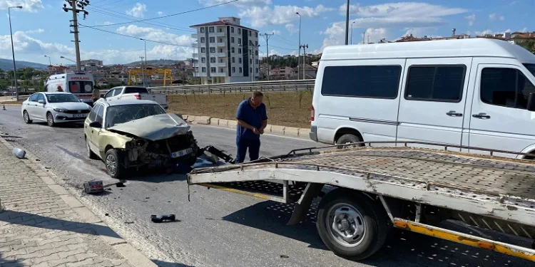 Samsun’da otomobil ile pikap çarpıştı