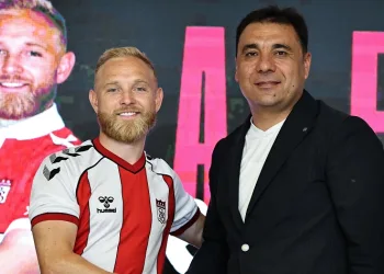 Alex Pritchard, Sivasspor’a imzayı attı