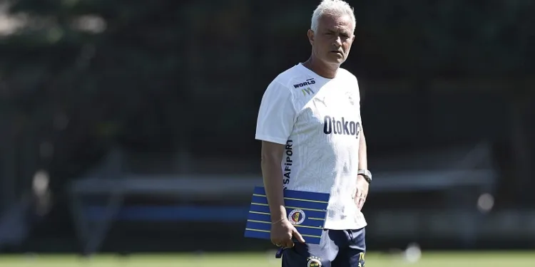 Fenerbahçe Teknik Direktörü Jose Mourinho: “Transfer döneminde doğru şeyleri, akıllı bir şekilde yapmak istiyoruz”
