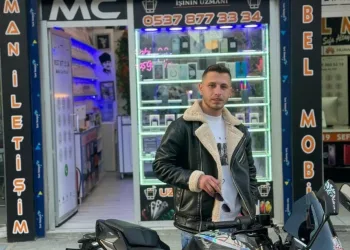 Refüje çarpan motosikletin sürücüsü hayatını kaybetti