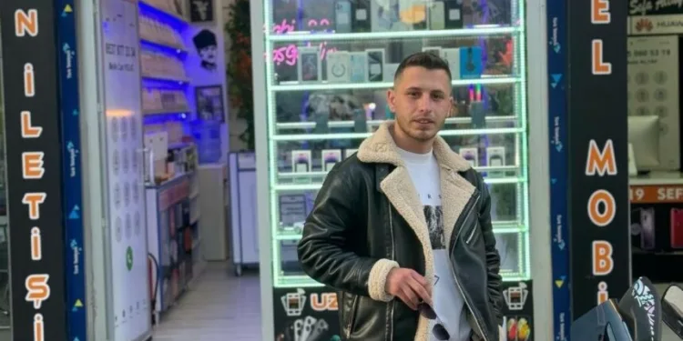 Refüje çarpan motosikletin sürücüsü hayatını kaybetti