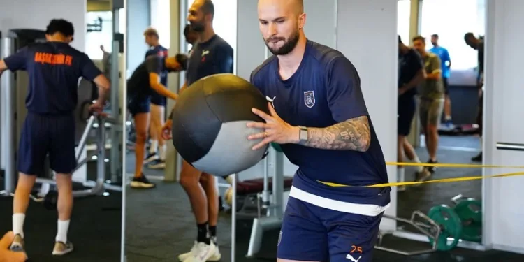 Başakşehir’de yeni sezon çalışmaları devam ediyor