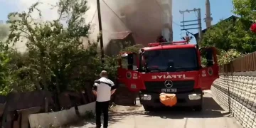 Tek katlı evde çıkan yangın söndürüldü