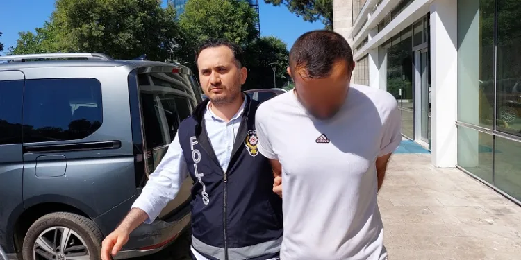 Annesini bıçaklamaktan tutuklandı